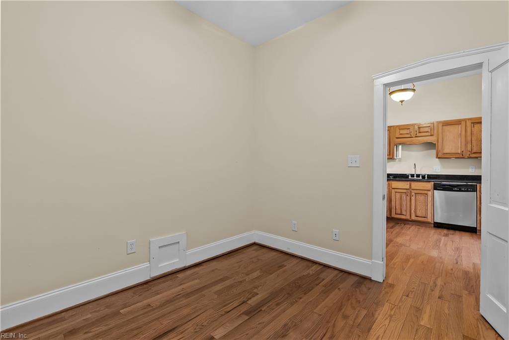 403 Dinwiddie St Property Photo 14