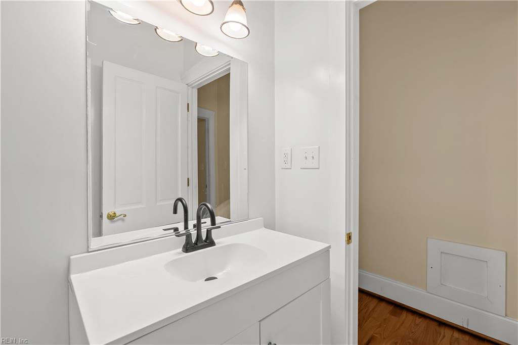 403 Dinwiddie St Property Photo 16