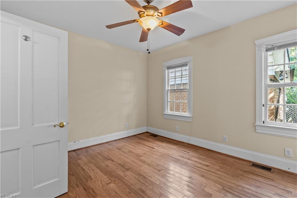 403 Dinwiddie St Property Photo 17