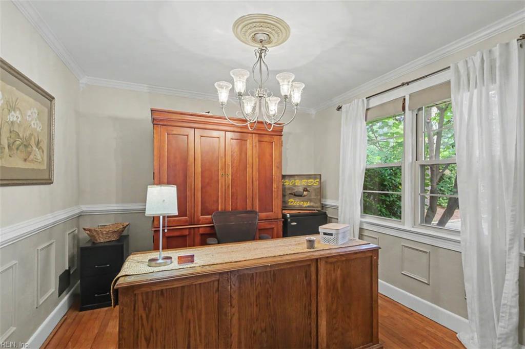 227 Sir Oliver Rd Property Photo 8