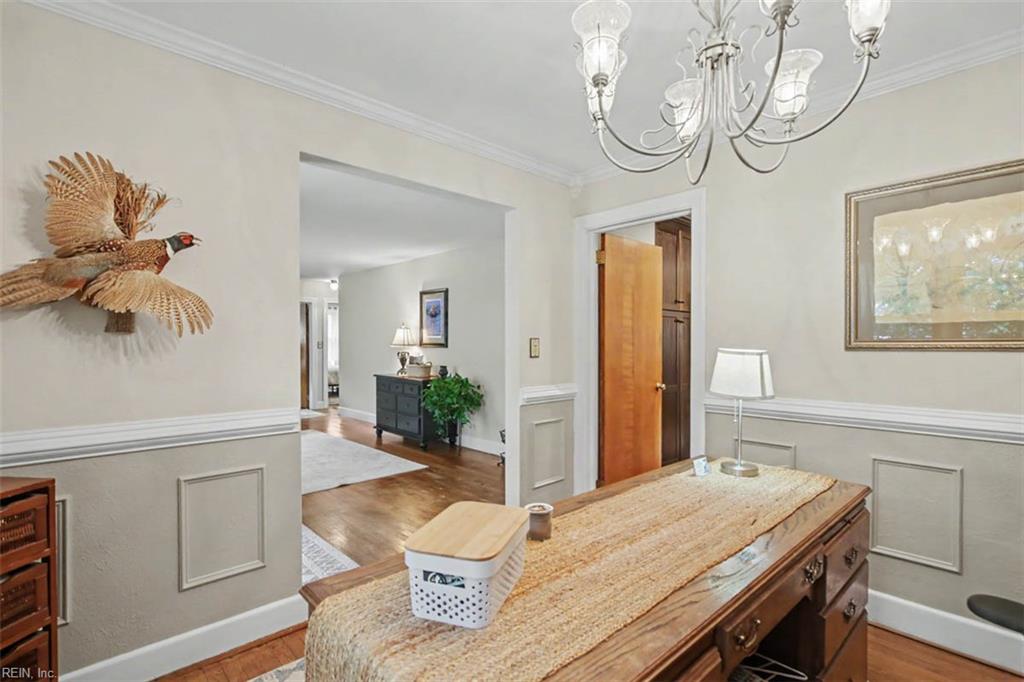 227 Sir Oliver Rd Property Photo 10