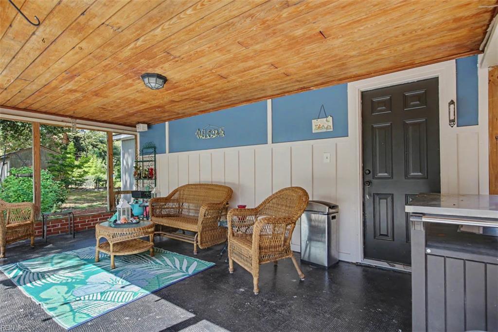227 Sir Oliver Rd Property Photo 34