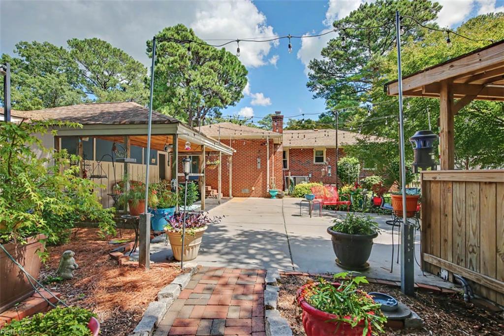 227 Sir Oliver Rd Property Photo 36