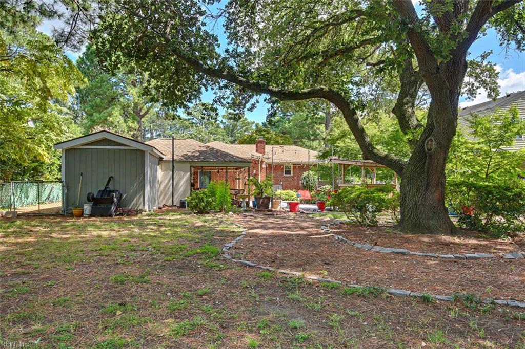 227 Sir Oliver Rd Property Photo 38