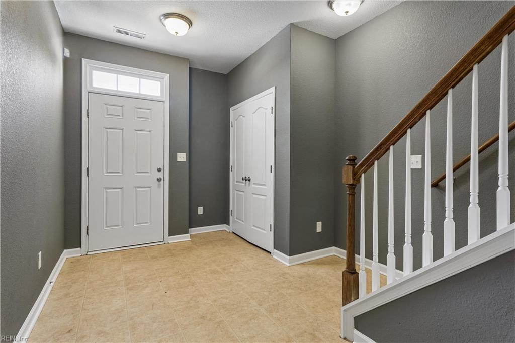 404 Prosperity Ct Property Photo 3