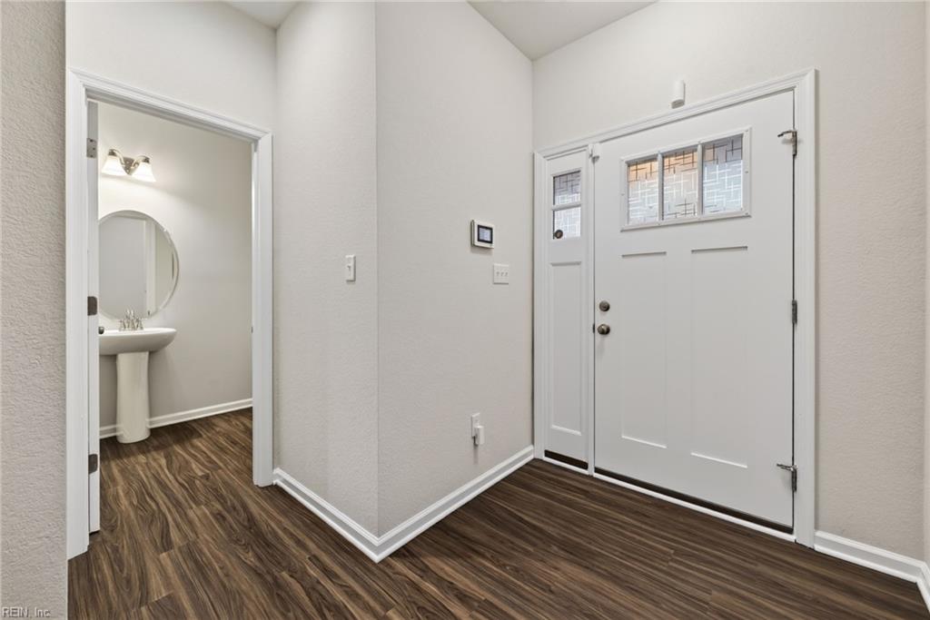 136 Meridian Pl Property Photo 4