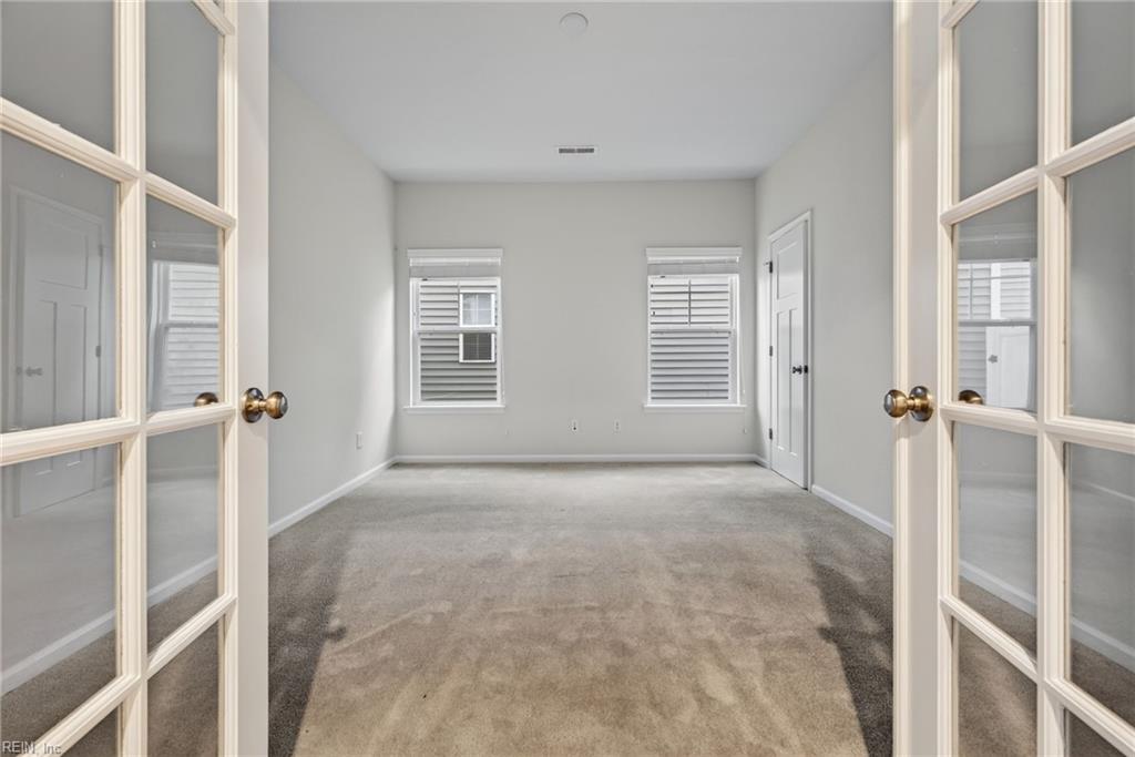 136 Meridian Pl Property Photo 6