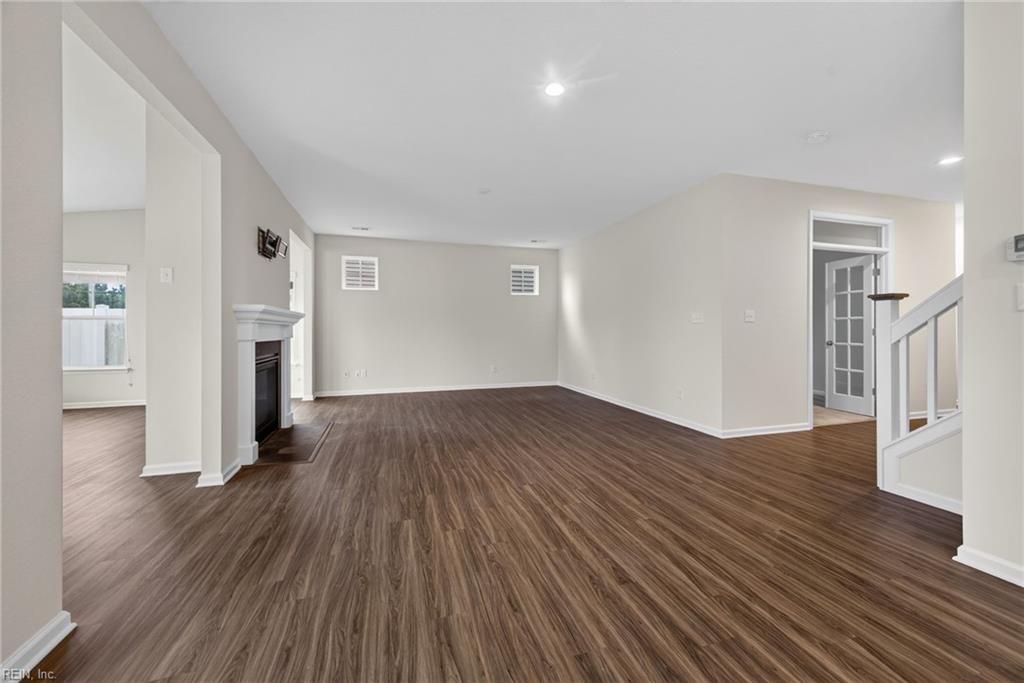 136 Meridian Pl Property Photo 10