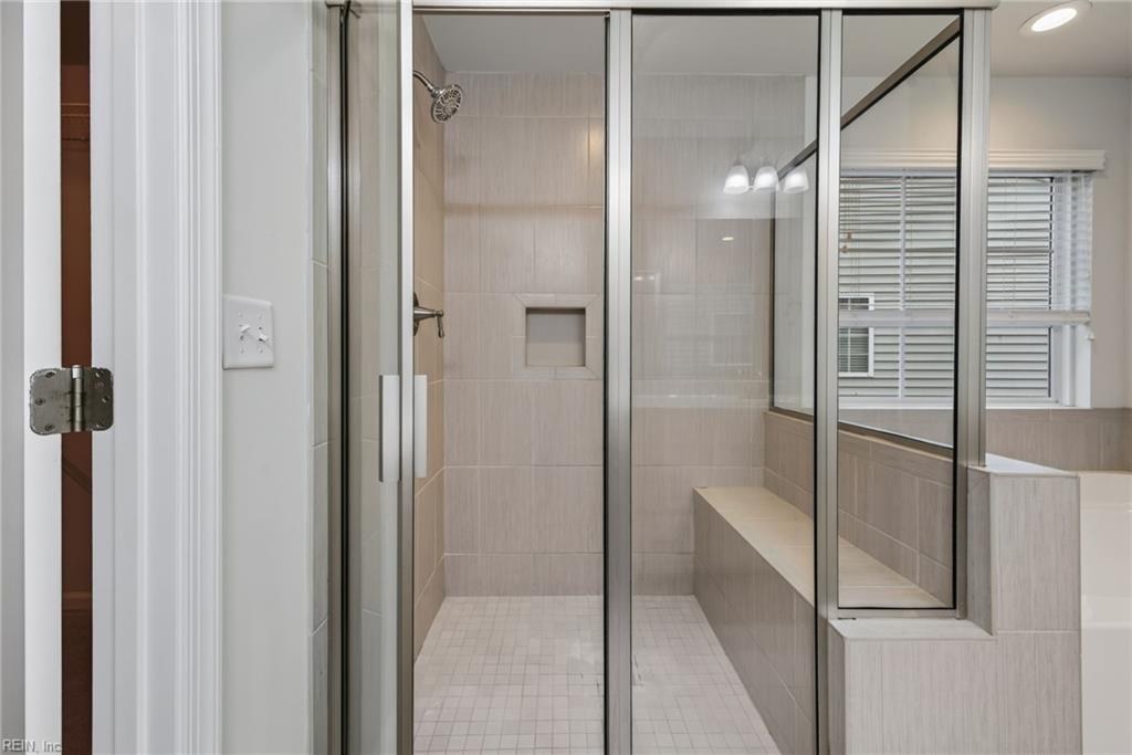 136 Meridian Pl Property Photo 28
