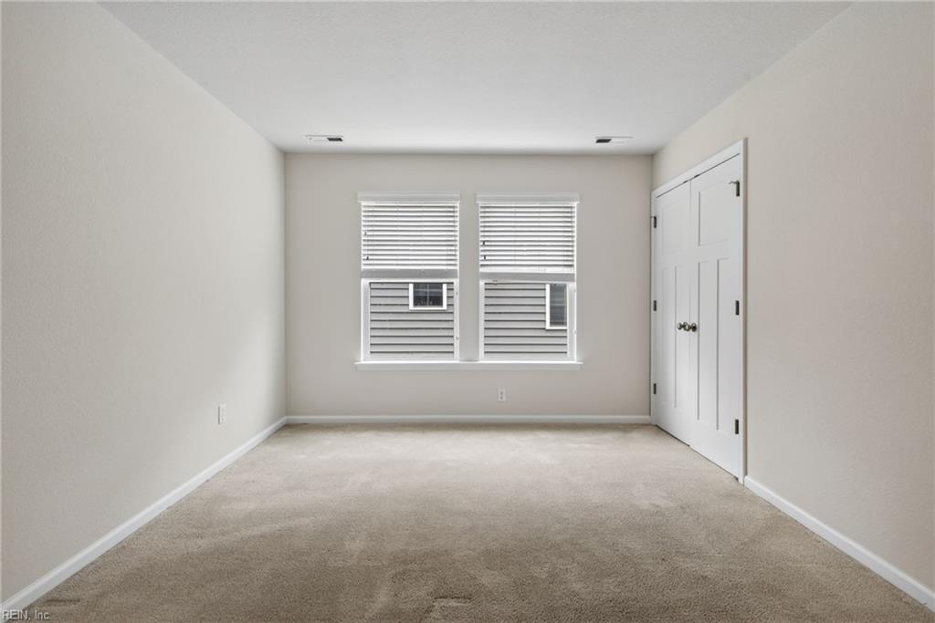 136 Meridian Pl Property Photo 35