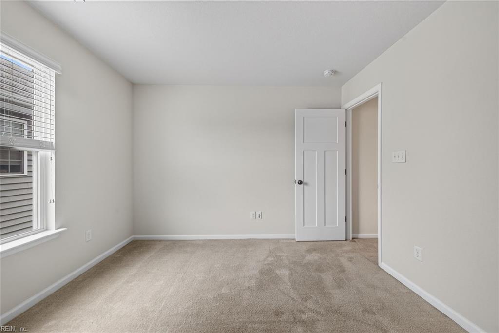 136 Meridian Pl Property Photo 37