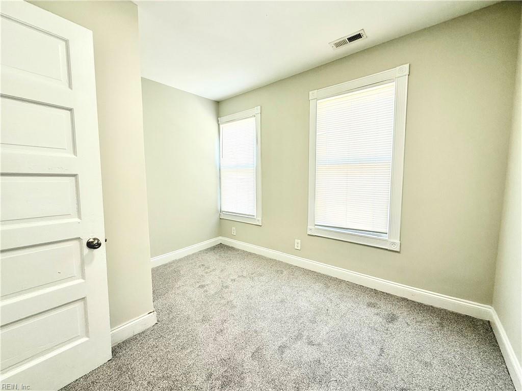 709 E Mercury Blvd Property Photo 15