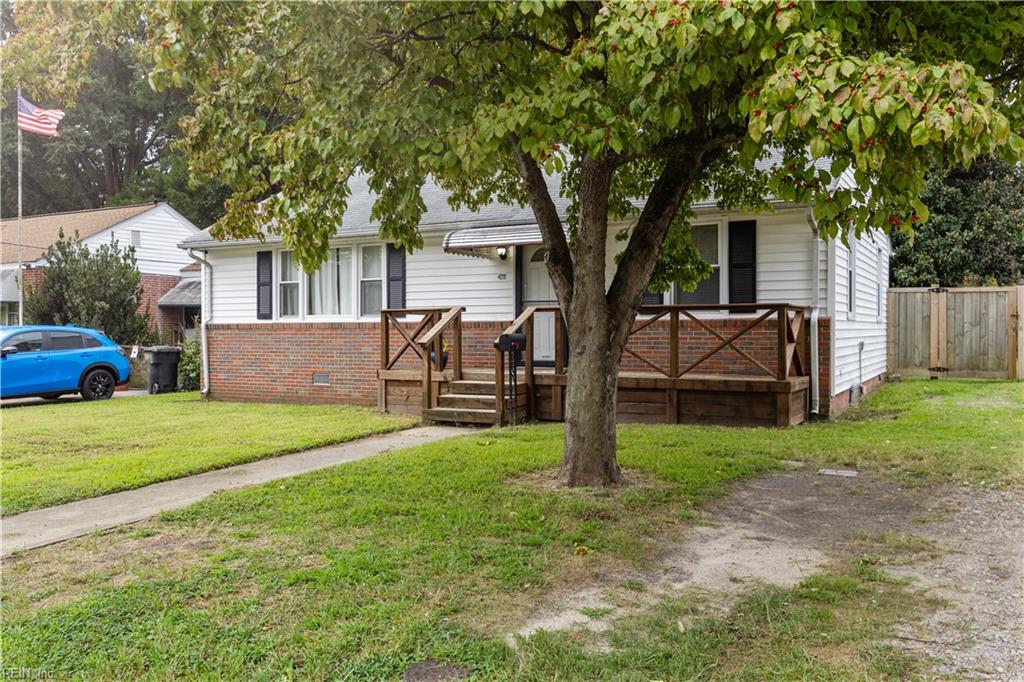 4215 Bart St Property Photo 4