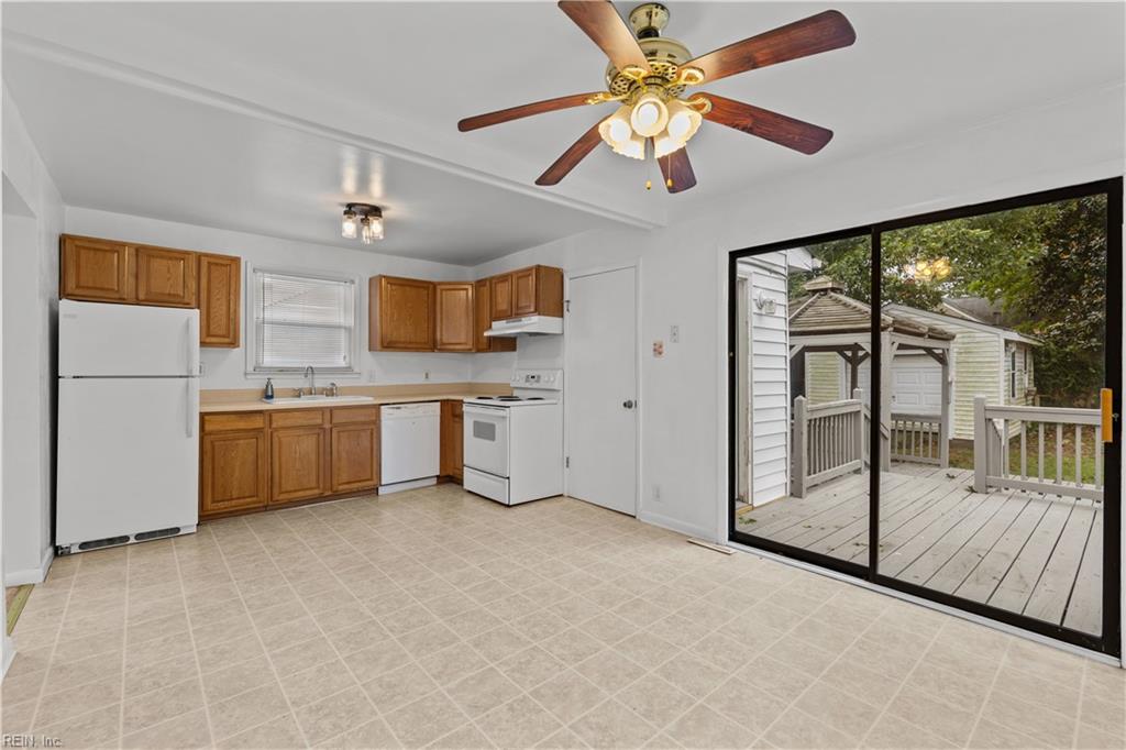 4215 Bart St Property Photo 10