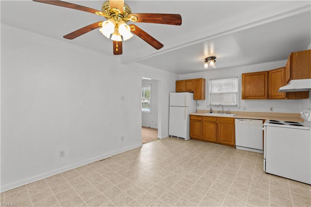 4215 Bart St Property Photo 11