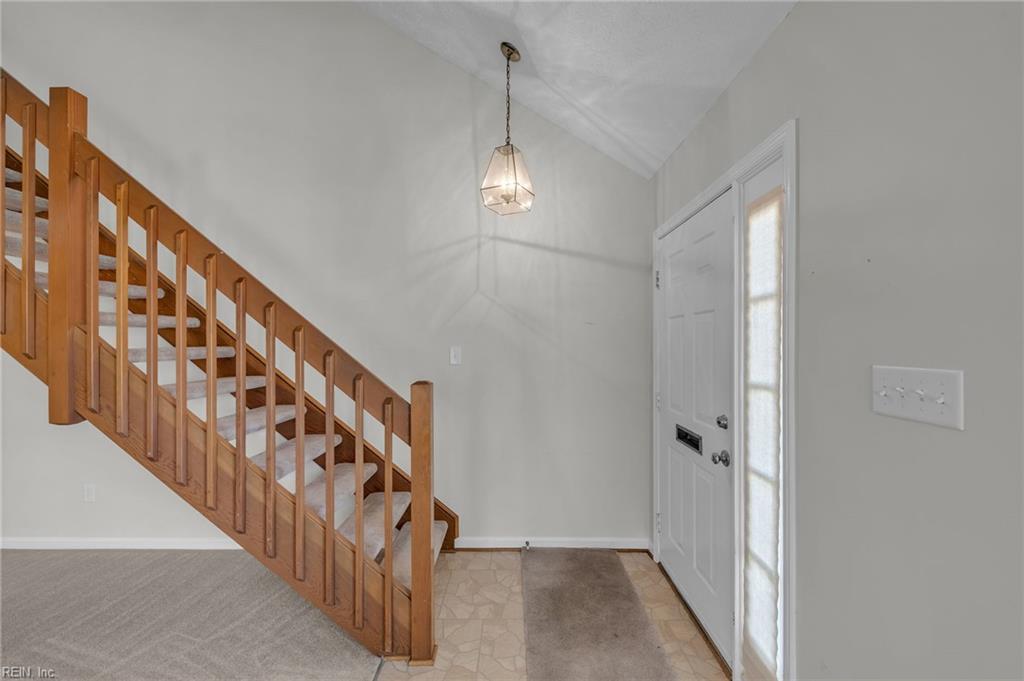 106 Englewood Dr Property Photo 2