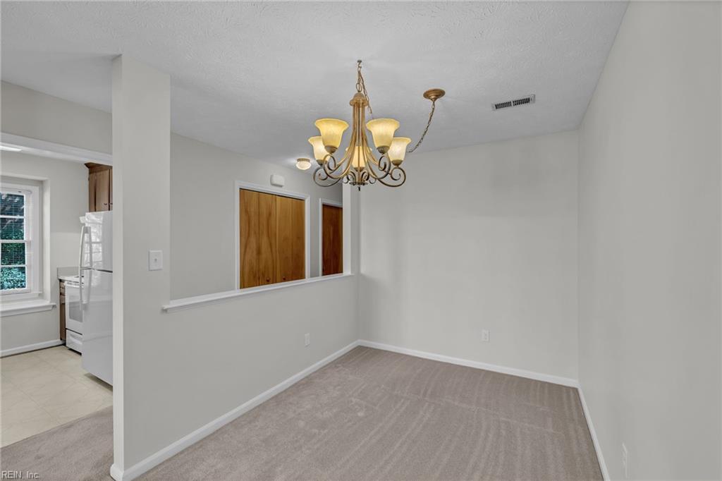 106 Englewood Dr Property Photo 9