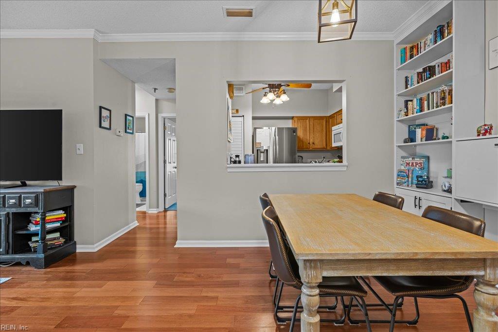 300 Yarmouth St Property Photo 11