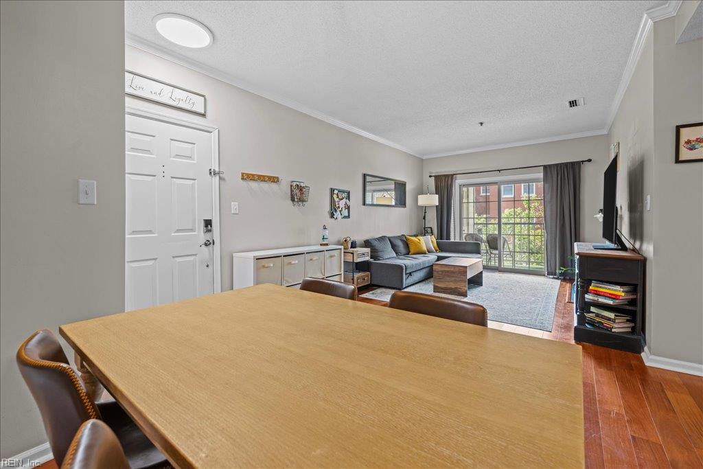 300 Yarmouth St Property Photo 13