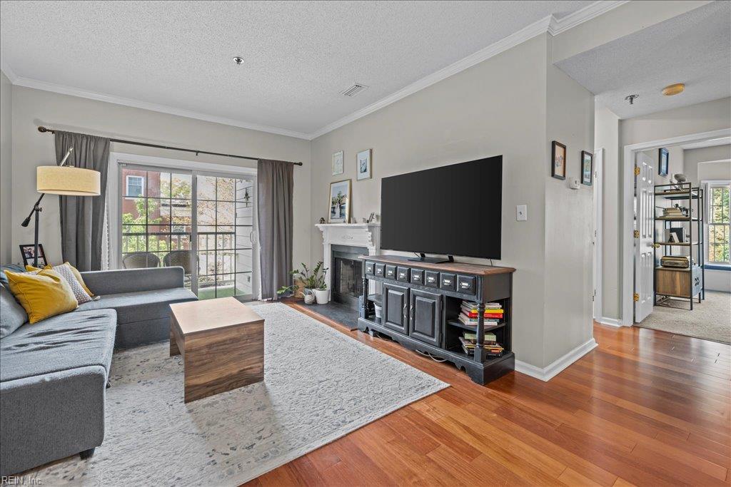 300 Yarmouth St Property Photo 14