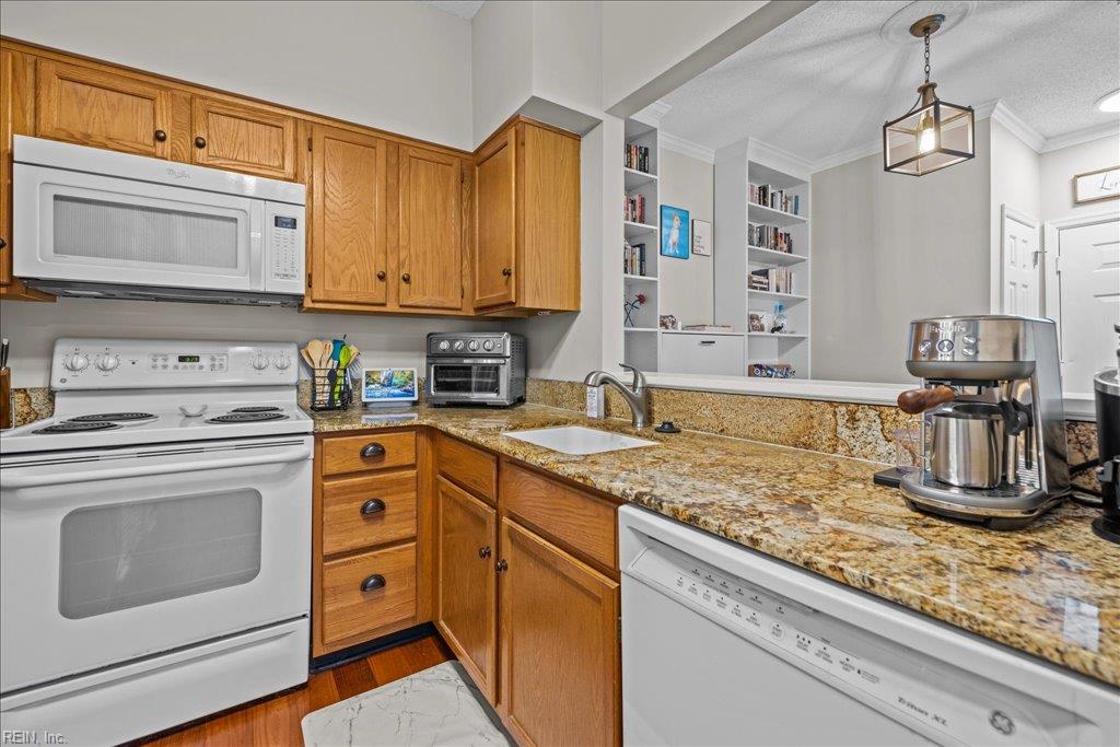 300 Yarmouth St Property Photo 20