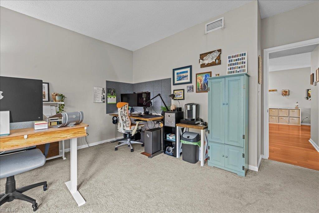 300 Yarmouth St Property Photo 27