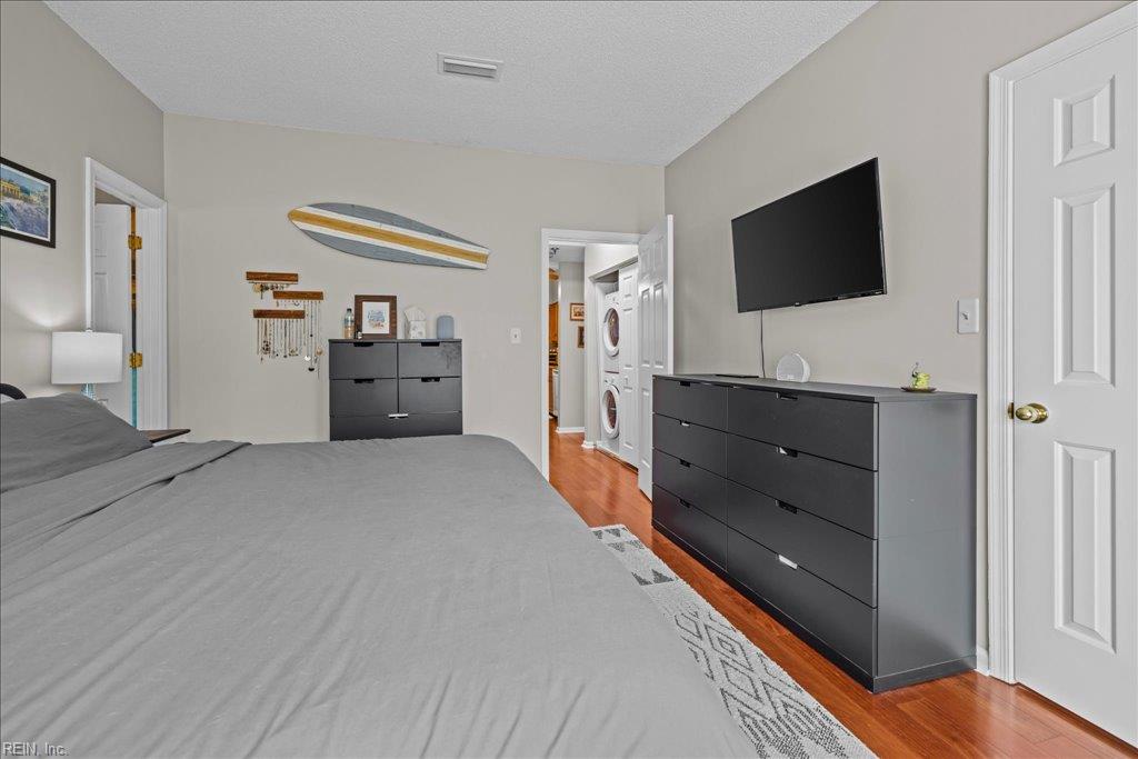 300 Yarmouth St Property Photo 29