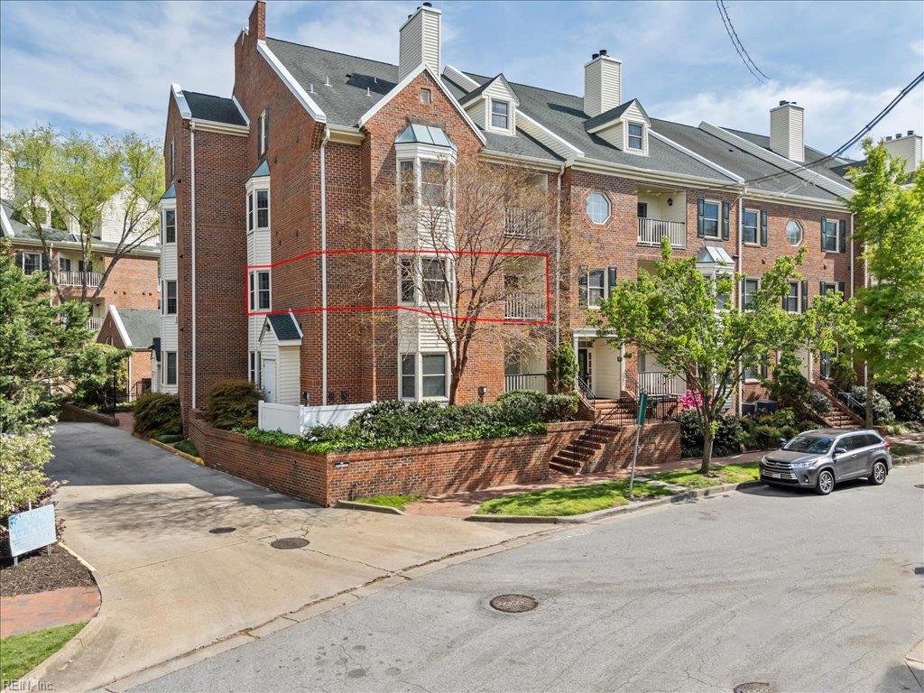 300 Yarmouth St Property Photo 38