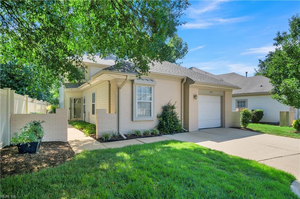 802 Zoeller Ct Property Photo 1