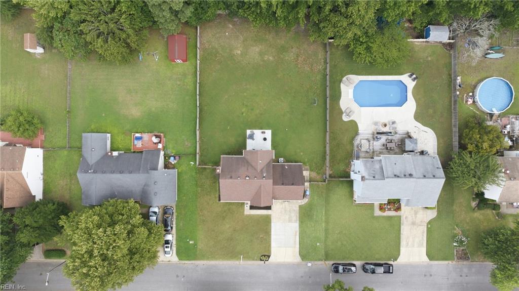 712 Woodcott Dr Property Photo 31