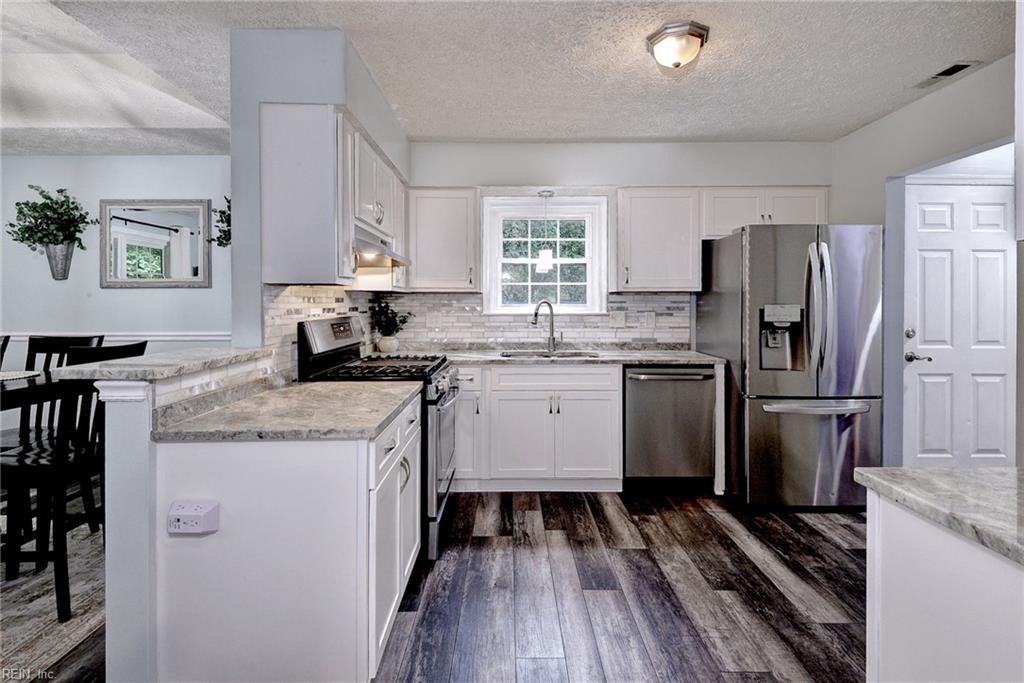 108 Candlestick Pl Property Photo 9