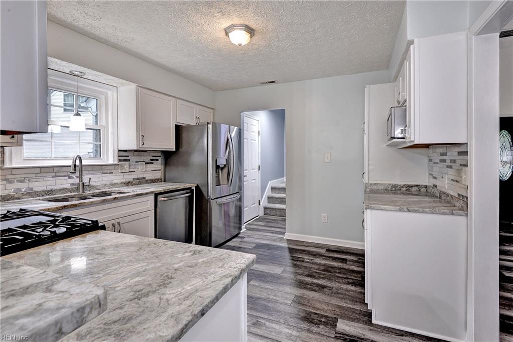 108 Candlestick Pl Property Photo 10