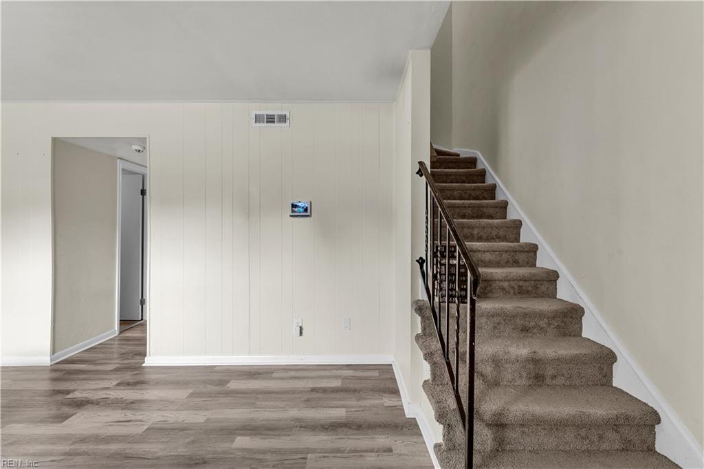 5818 Pickering St Property Photo 7