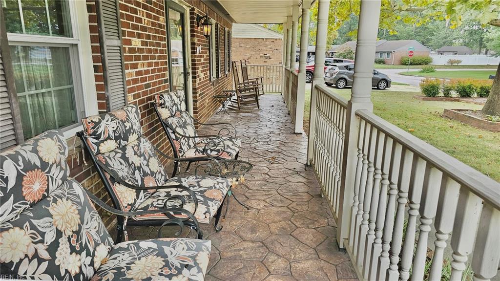 3704 Summer Pl Property Photo 2