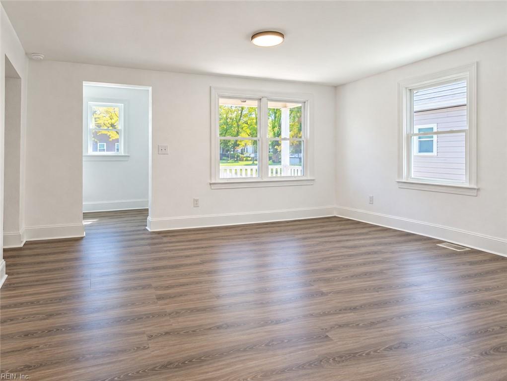 2630 Woodland Ave Property Photo 3