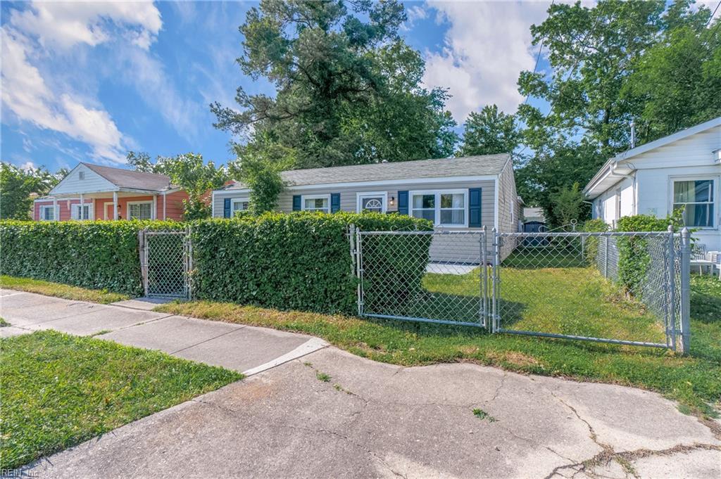 1319 W 41st St Property Photo 5