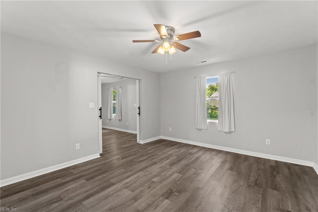 1319 W 41st St Property Photo 11