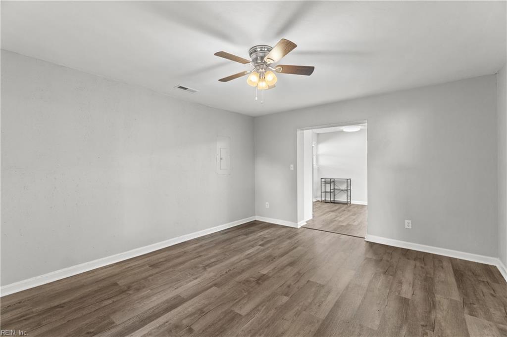 1319 W 41st St Property Photo 12