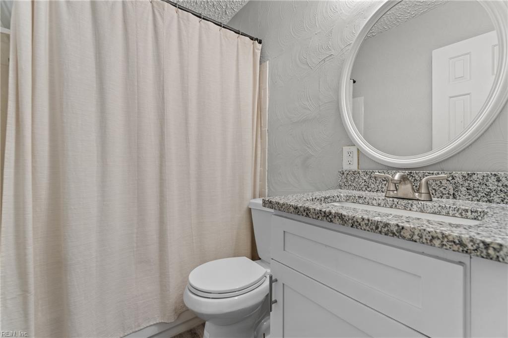 1319 W 41st St Property Photo 17