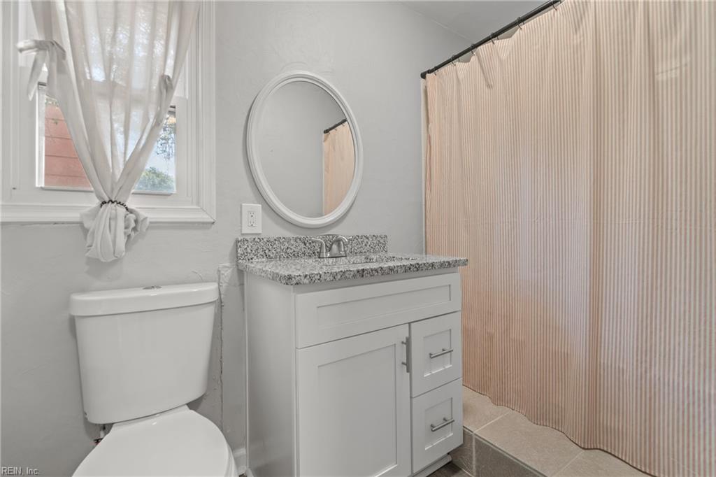 1319 W 41st St Property Photo 26