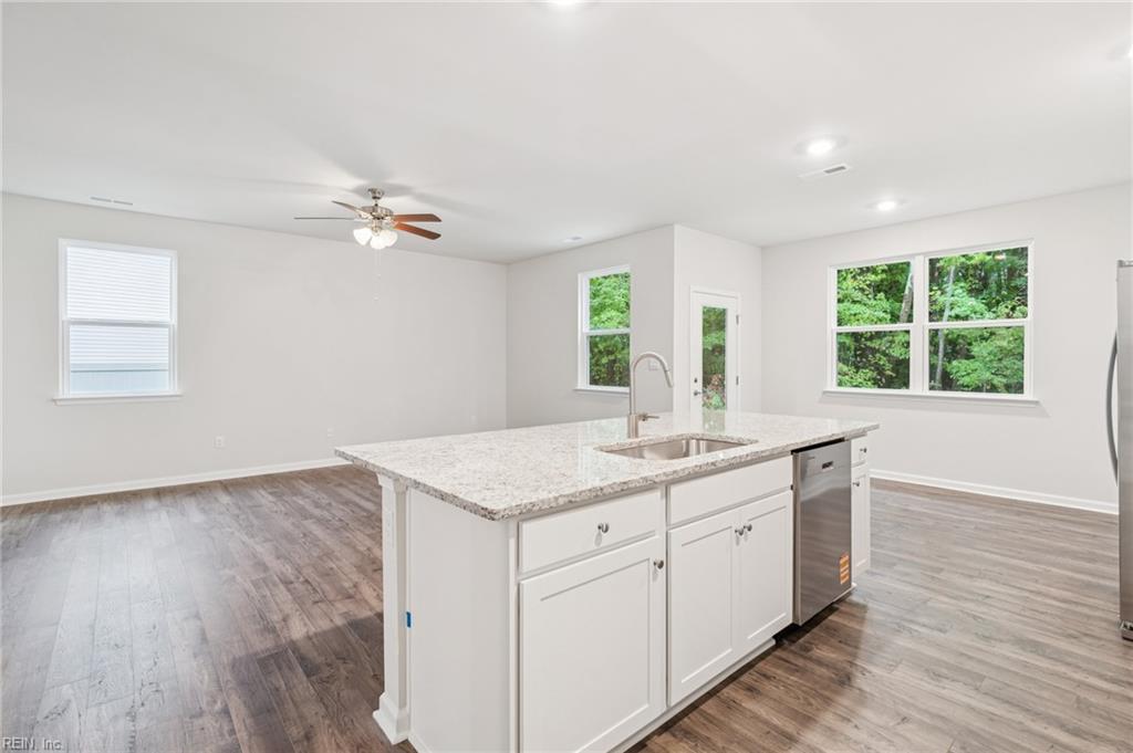706 Sea Biscuit Blvd Property Photo 8