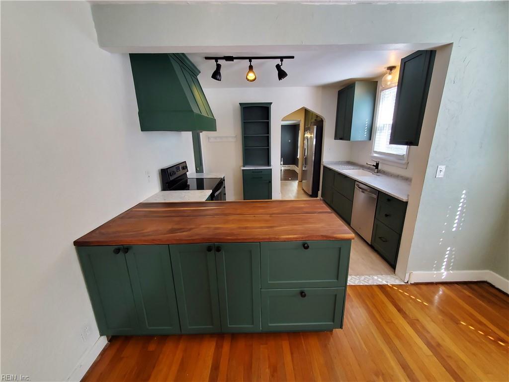438 New York Ave Property Photo 14