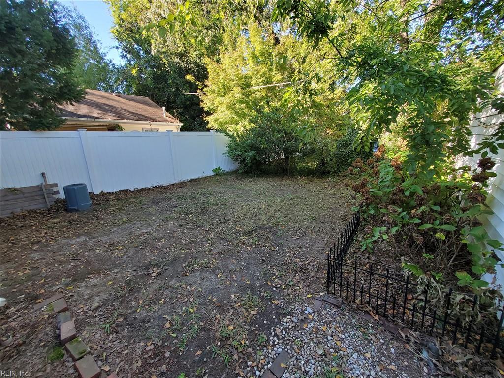 438 New York Ave Property Photo 41
