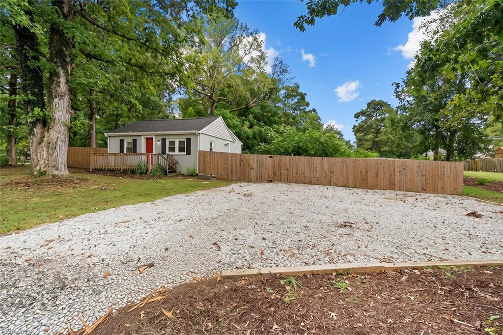 5472 Olde Towne Rd Property Photo 2