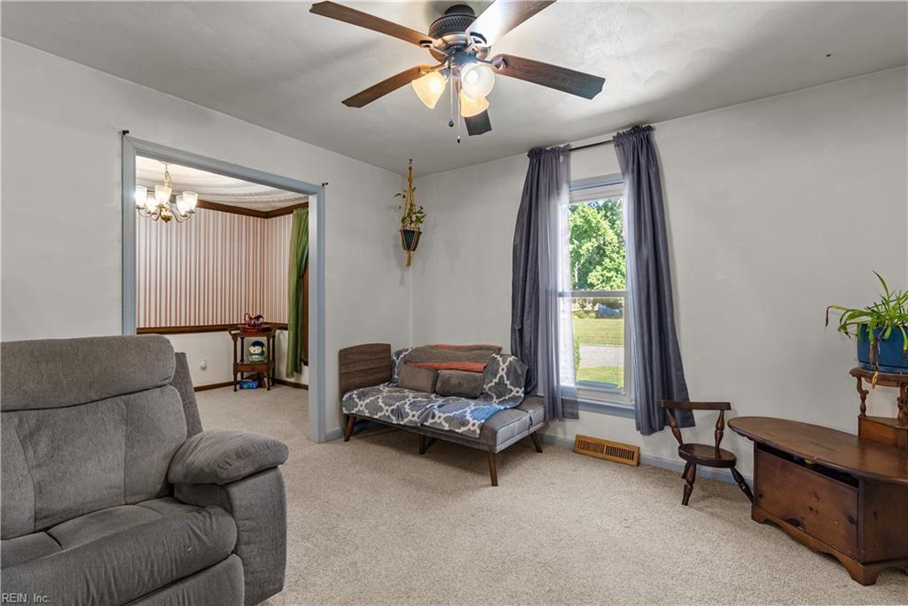 2824 Augusta Cir Property Photo 5