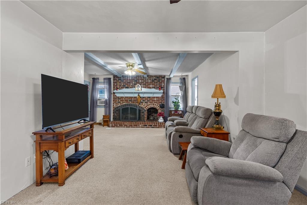 2824 Augusta Cir Property Photo 6