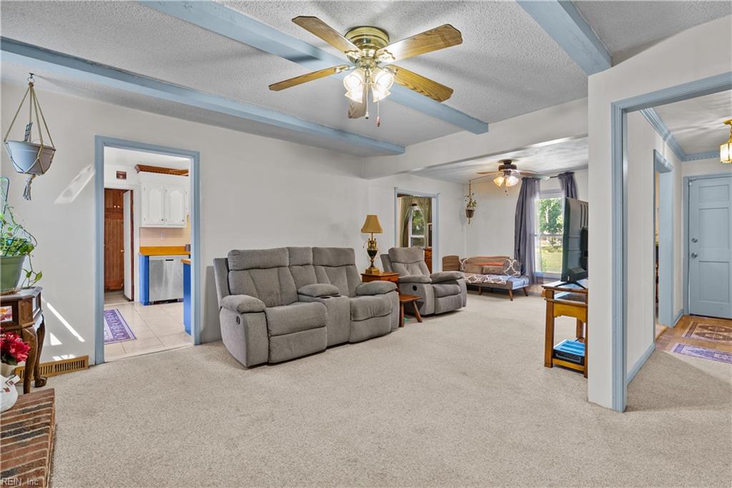 2824 Augusta Cir Property Photo 9