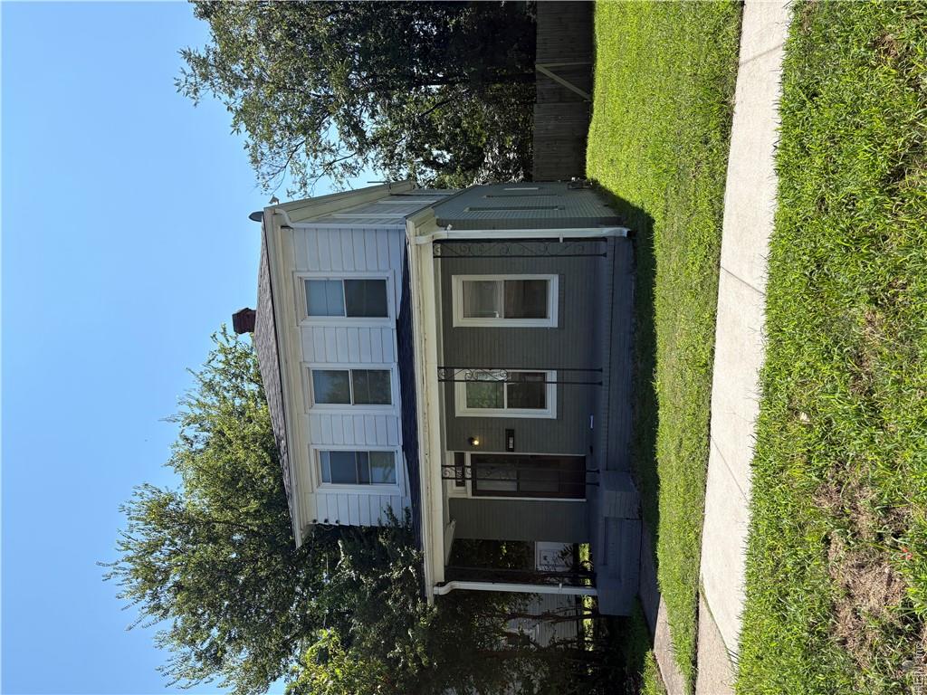 1218 27th ST Property Photo 1