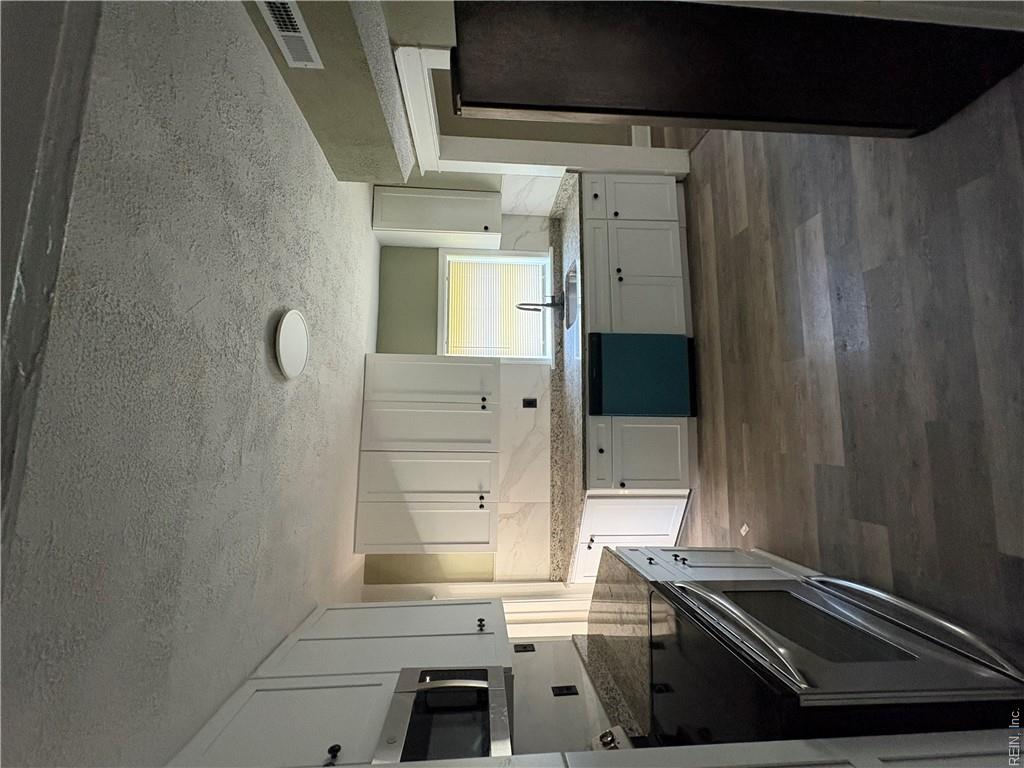 1218 27th St Property Photo 5