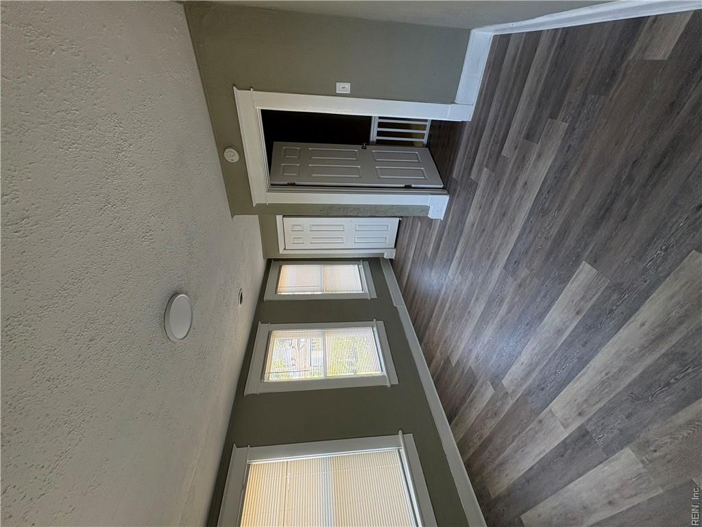 1218 27th St Property Photo 9